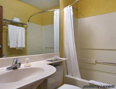 Best Western Buffalo Inn & Suites Вільямсвілл Номер фото